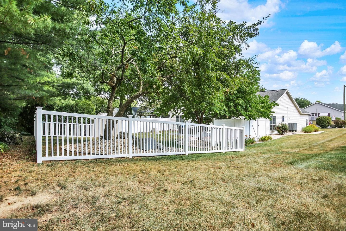 63 Greenspring Drive photo 36