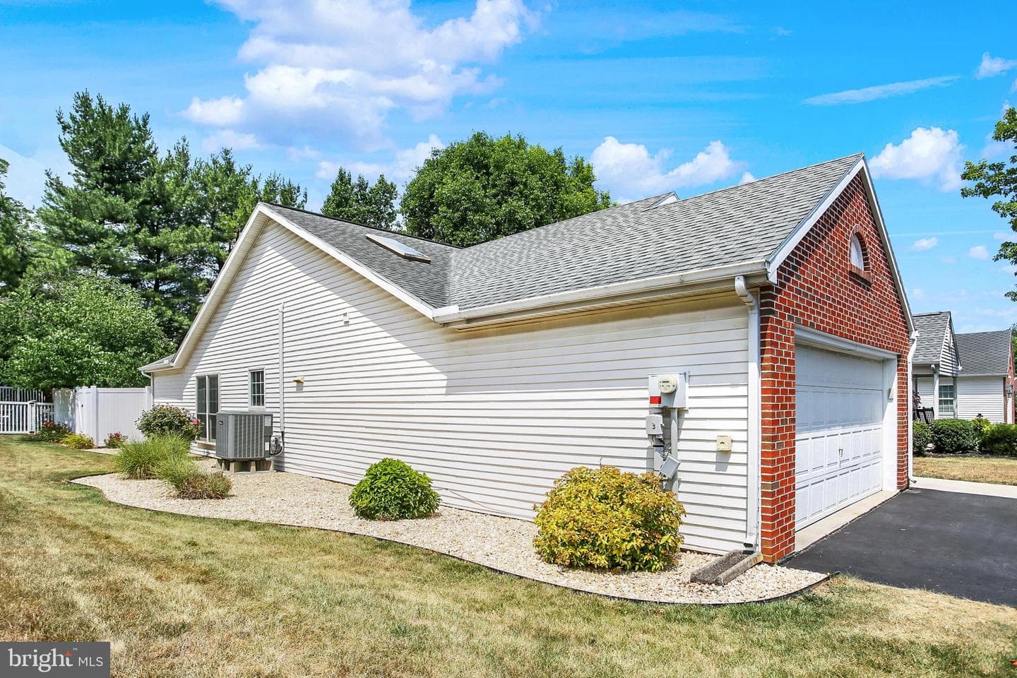 63 Greenspring Drive photo 37