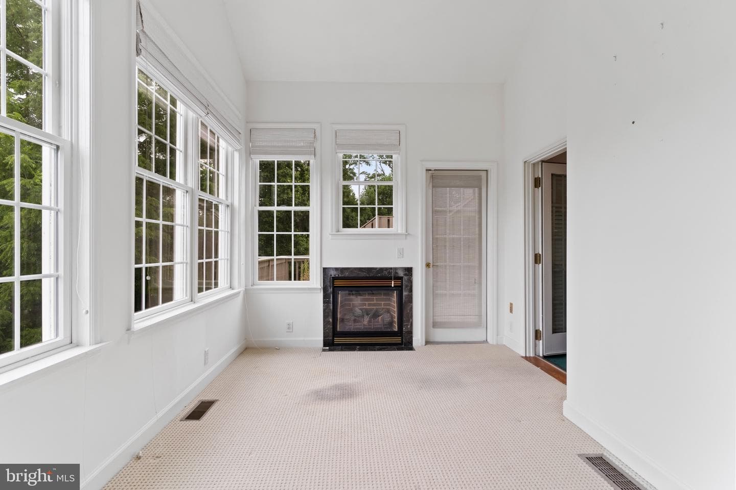536 Bridgeview Drive photo 31
