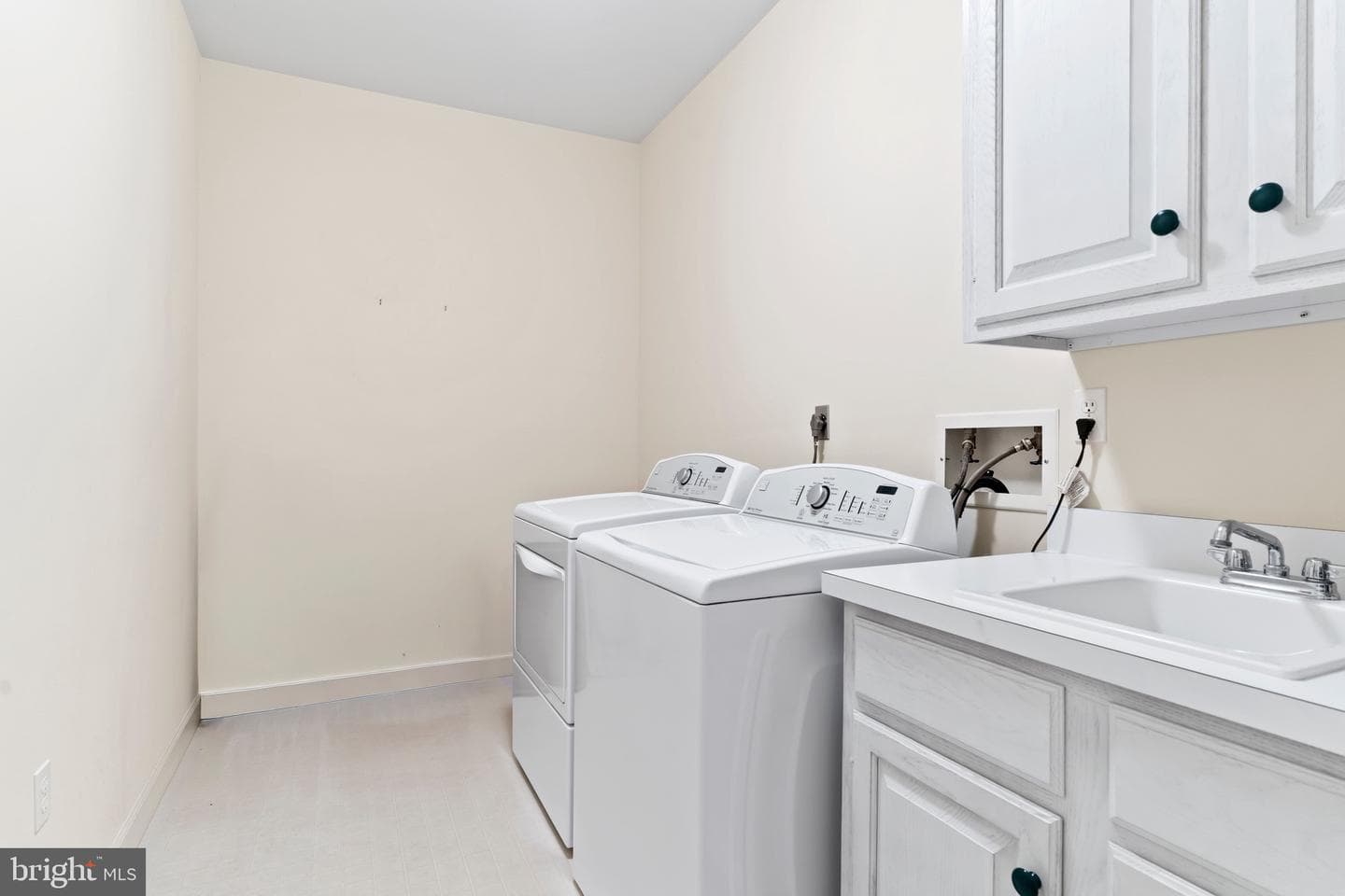 536 Bridgeview Drive photo 38