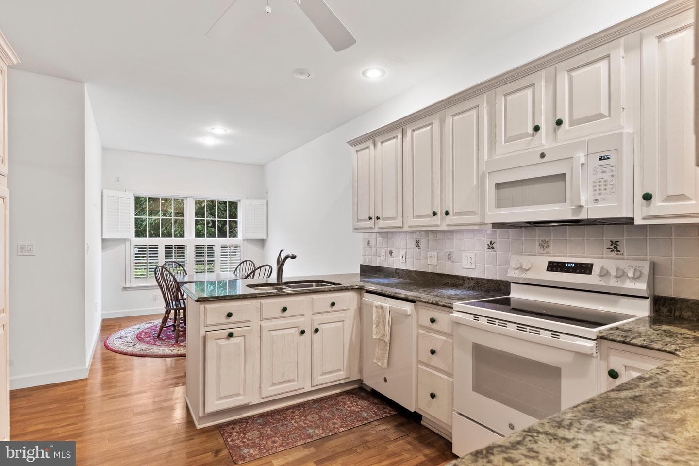 536 Bridgeview Drive photo 7