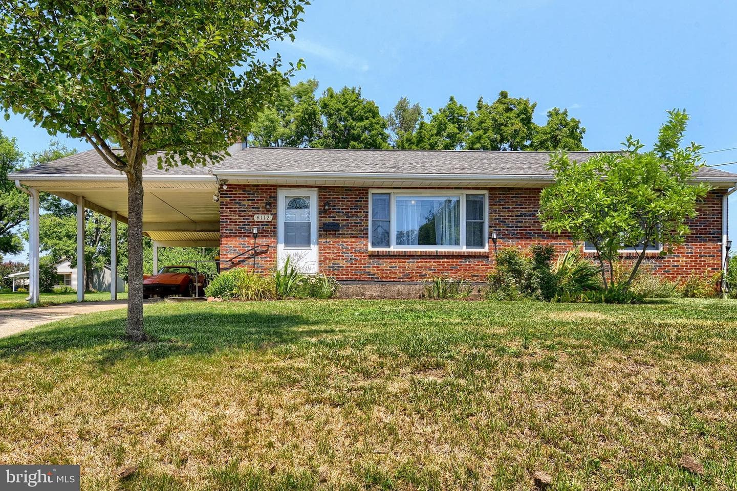 4112 Rosemont Avenue photo 1