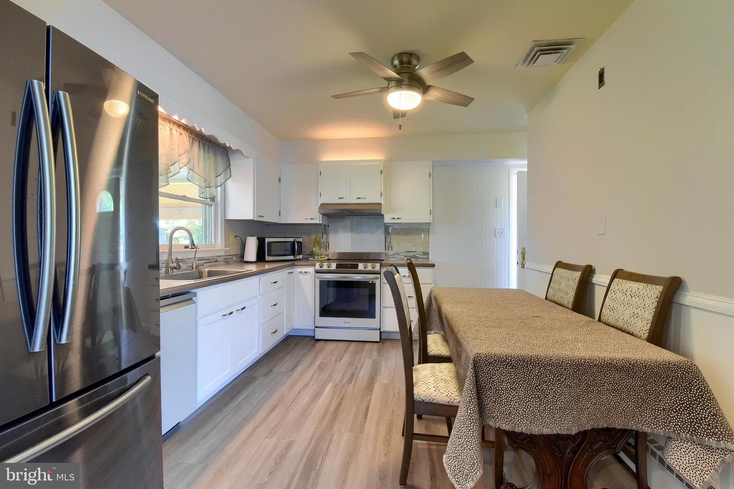 4112 Rosemont Avenue photo 11
