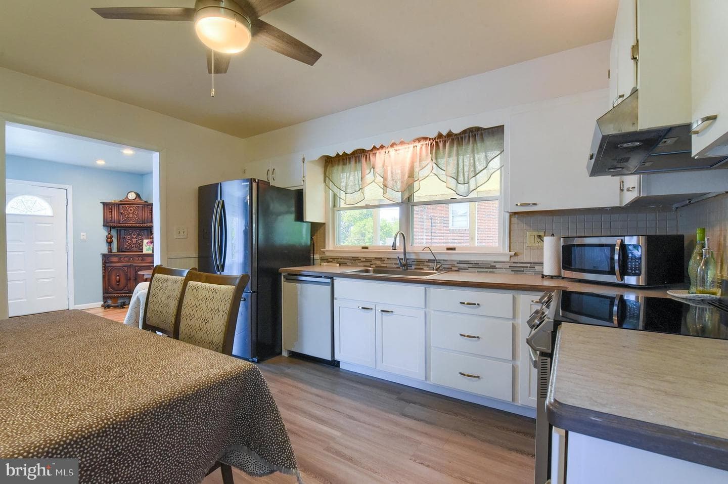 4112 Rosemont Avenue photo 9