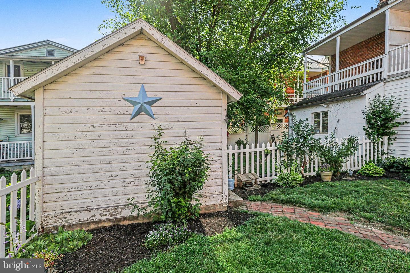 215 Walnut Street photo 35