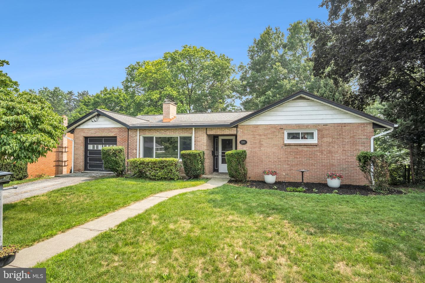 2201 Logan Street photo 39
