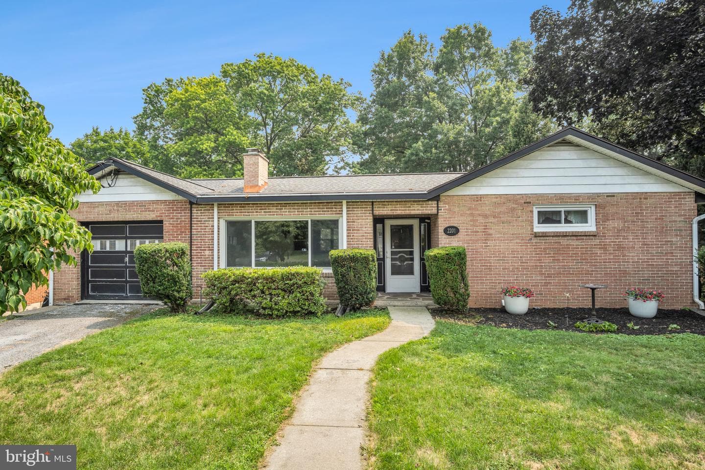 2201 Logan Street photo 4