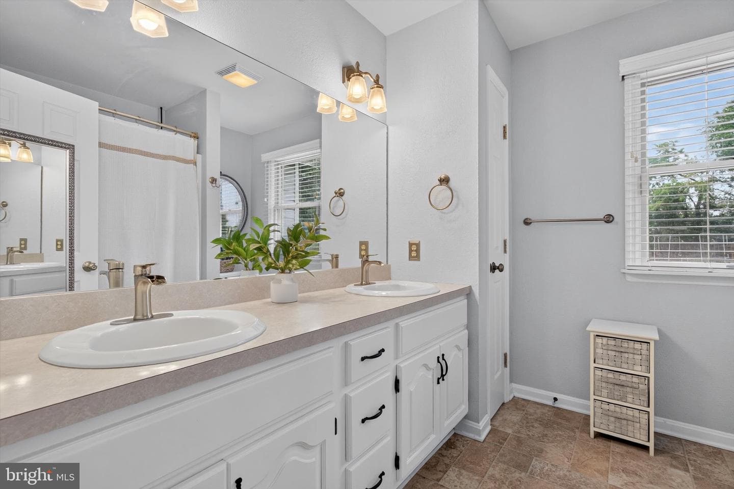 6128 Wallingford Way photo 24