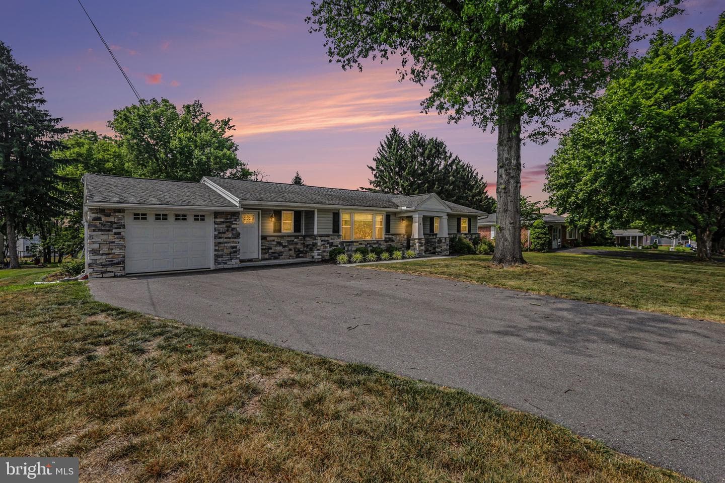 8 Longview Drive, Mechanicsburg