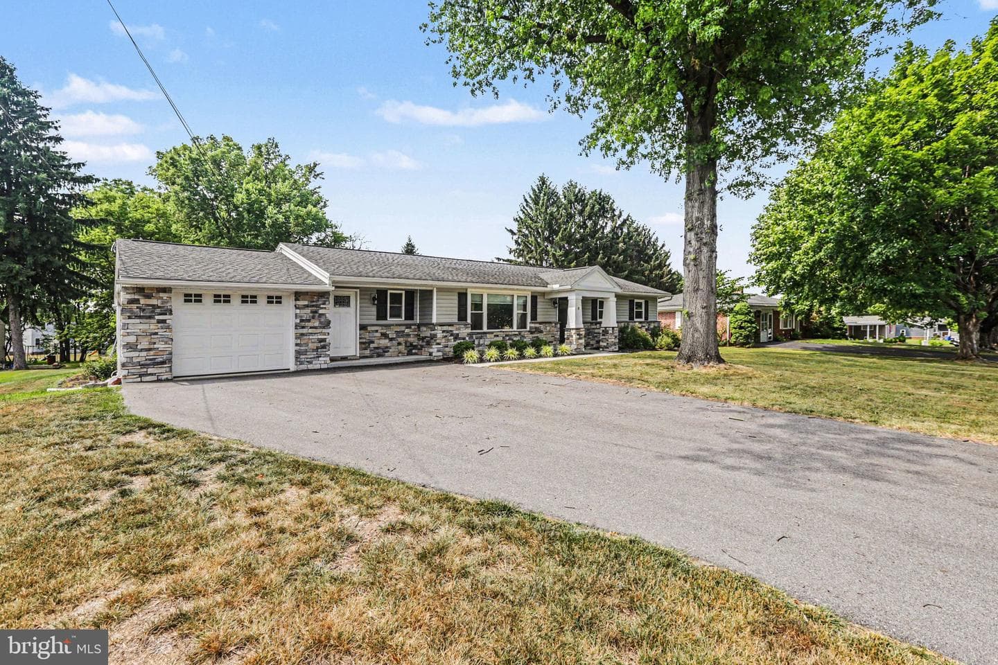 8 Longview Drive, Mechanicsburg