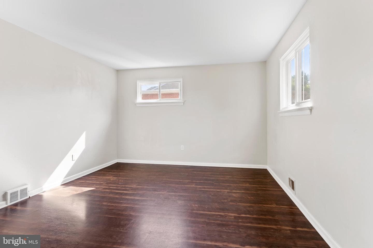 11 W Dulles Drive photo 16