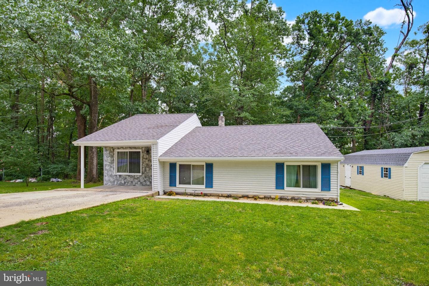 1607 Holtz Road photo 4