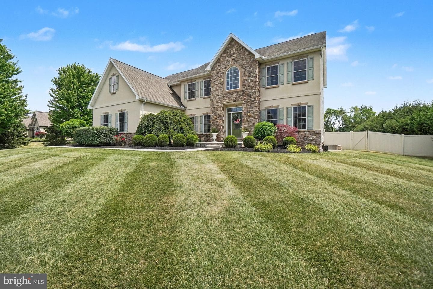 2 Ridge Drive photo 1