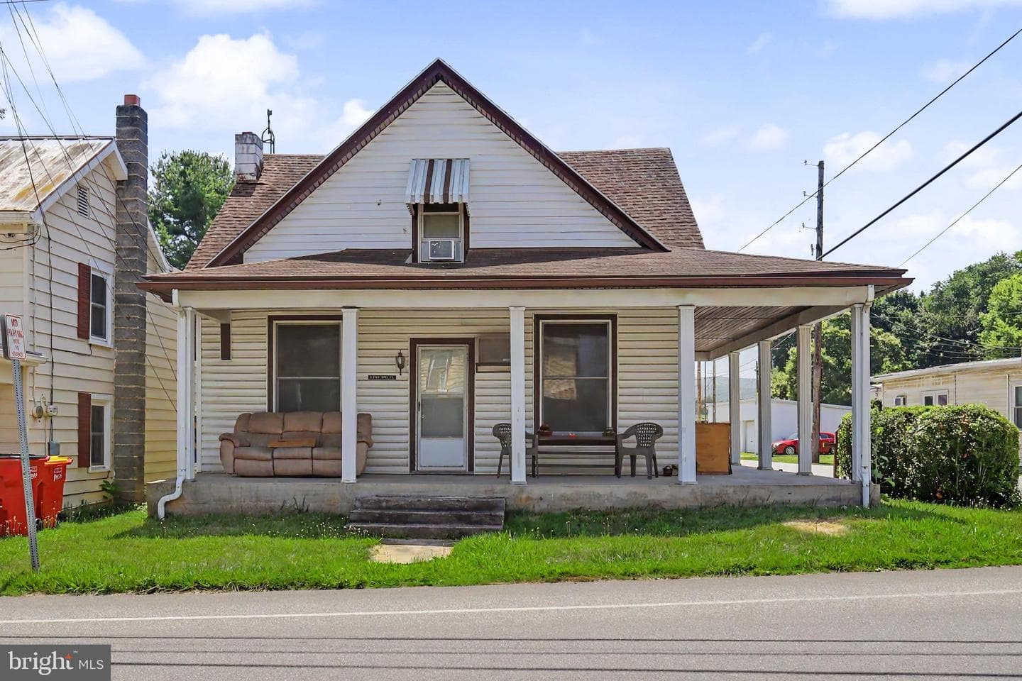 1 E Main Street, Walnut Bottom