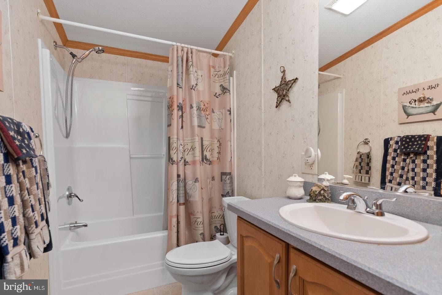 30 Adele Ave photo 19