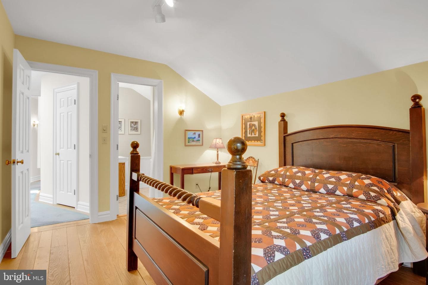 223 W Lisburn Road photo 23
