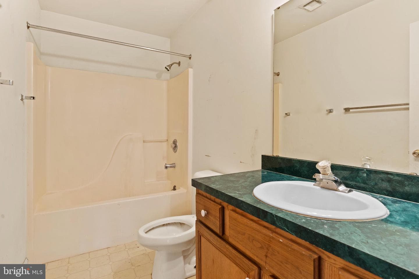 15 Thornhill Court photo 16