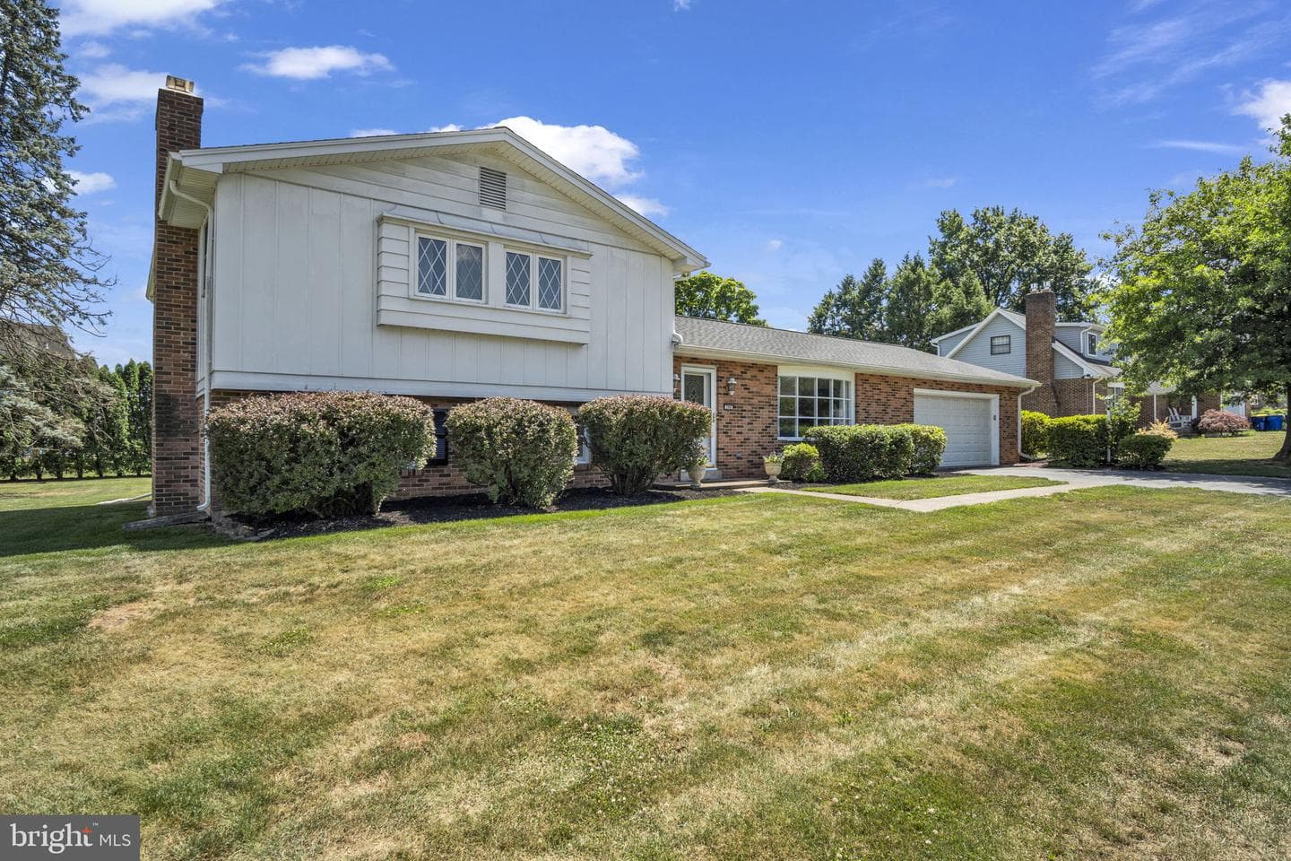 306 E Elmwood Avenue photo 31