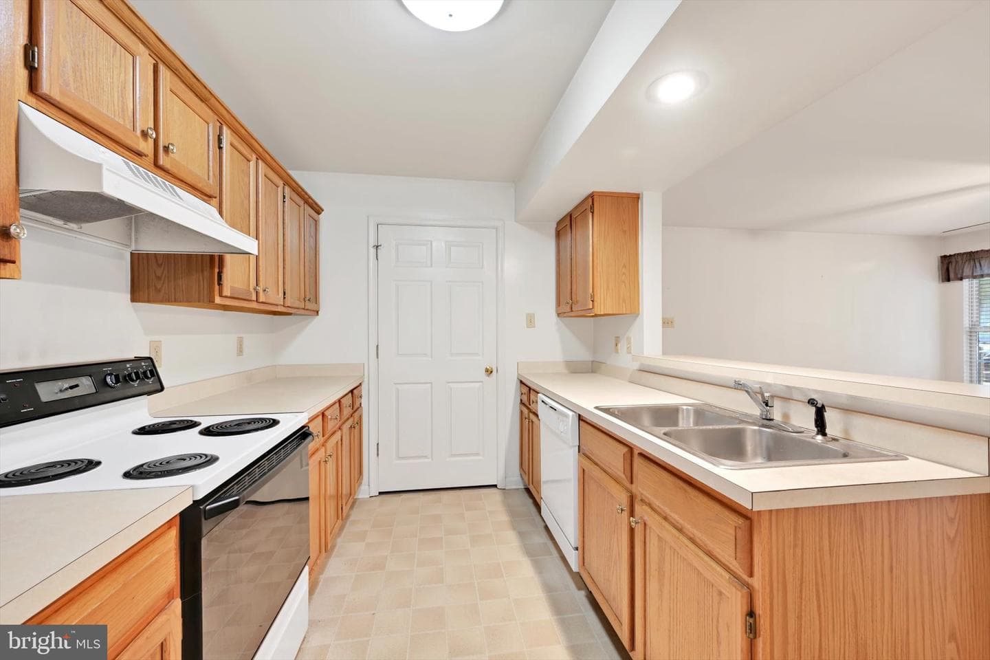 5401 Oxford Drive #11 photo 13