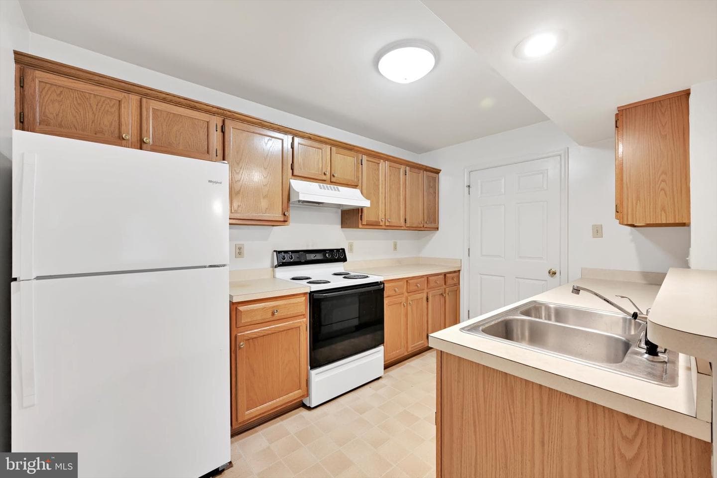 5401 Oxford Drive #11 photo 15
