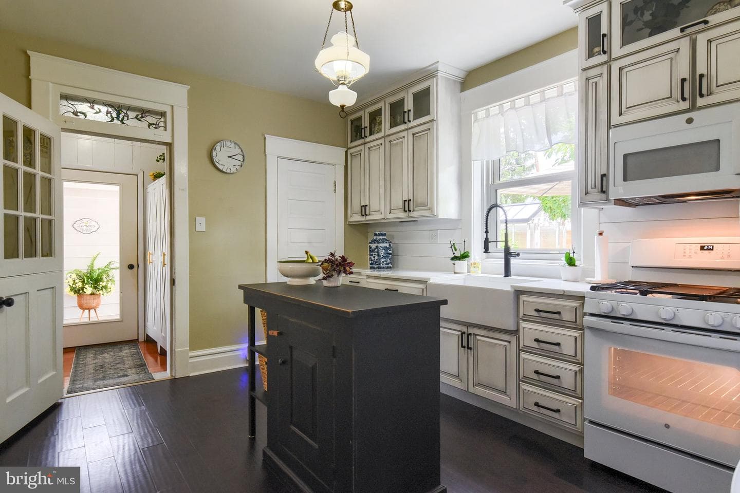 337 Graham Street photo 18