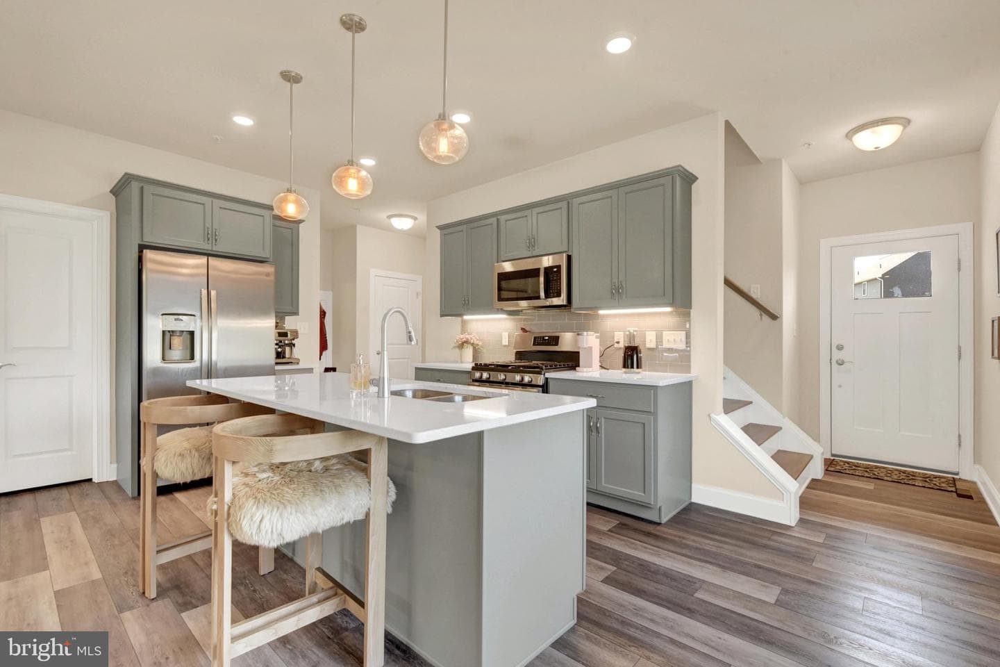 525 Joseph Court photo 6