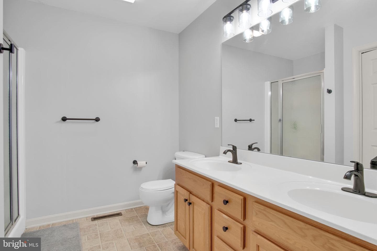 42 Ridge Avenue photo 14