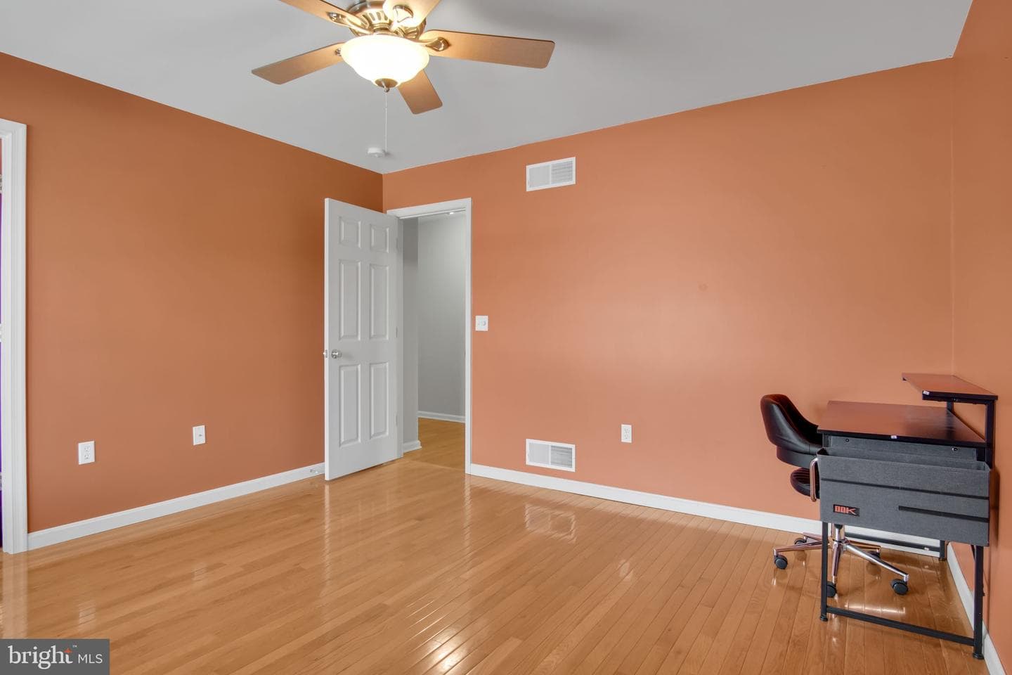 42 Ridge Avenue photo 19
