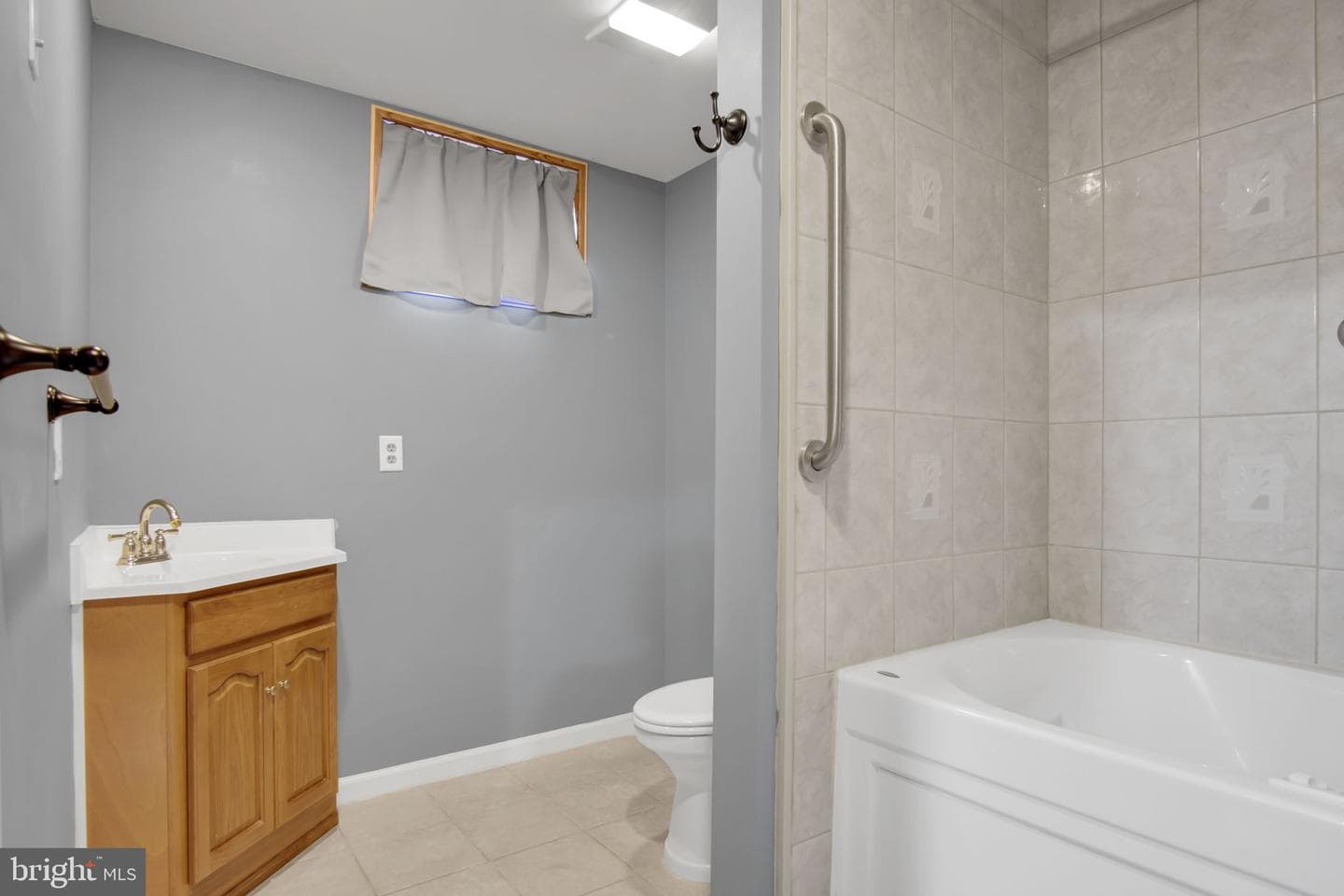 42 Ridge Avenue photo 22