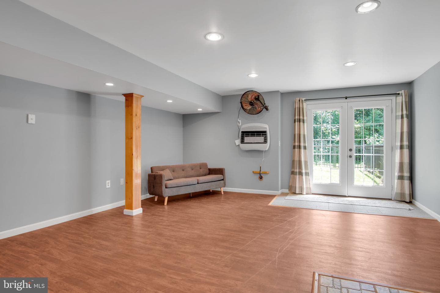42 Ridge Avenue photo 25
