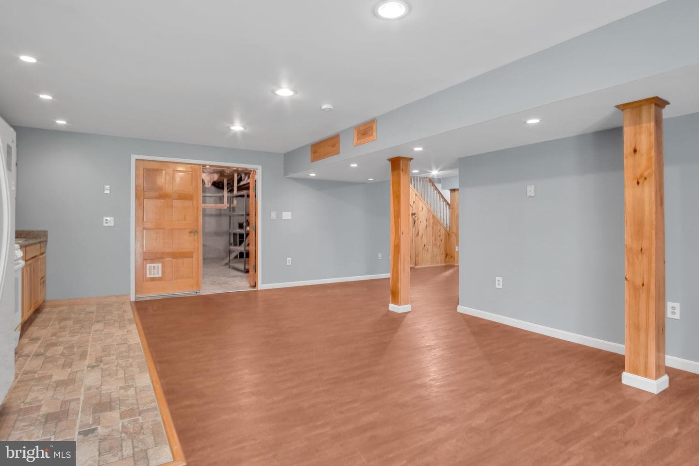 42 Ridge Avenue photo 27