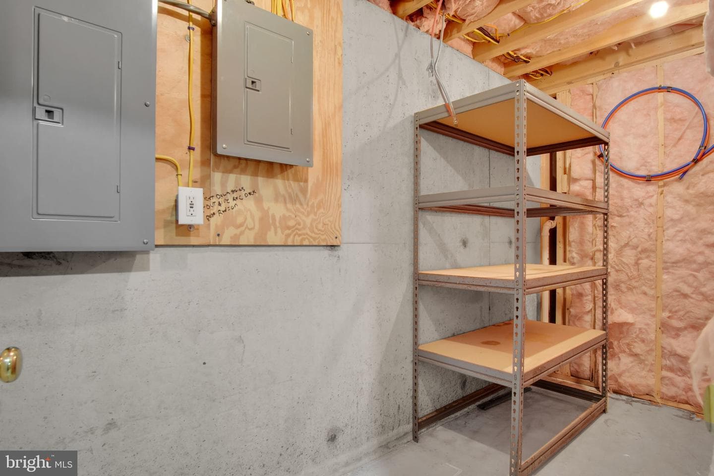 42 Ridge Avenue photo 29