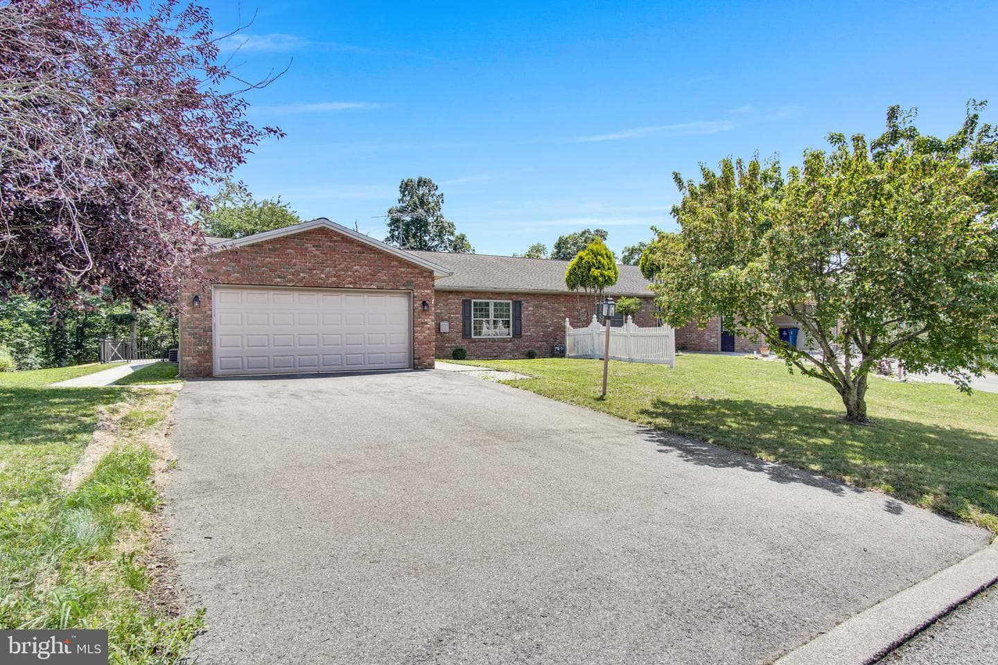 42 Ridge Avenue photo 32