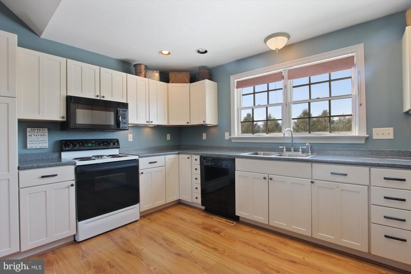 60 Southside Drive photo 52
