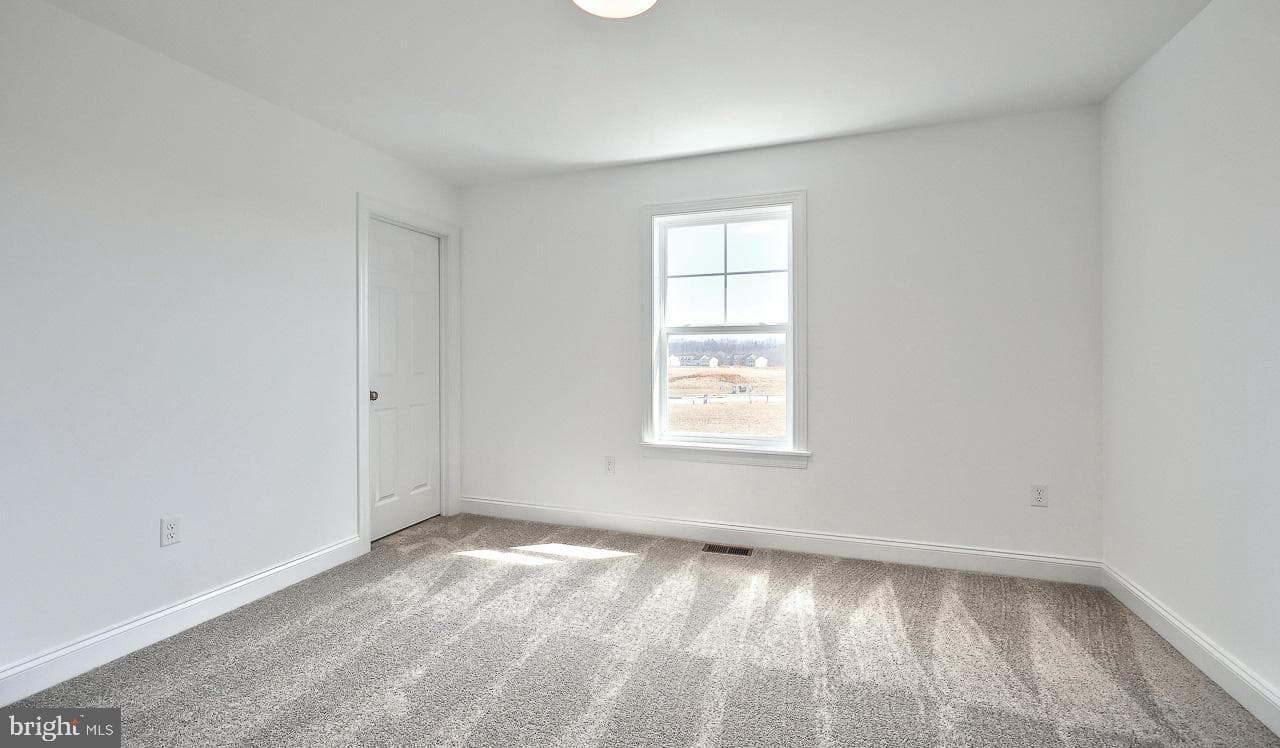 610 Estate Drive photo 32