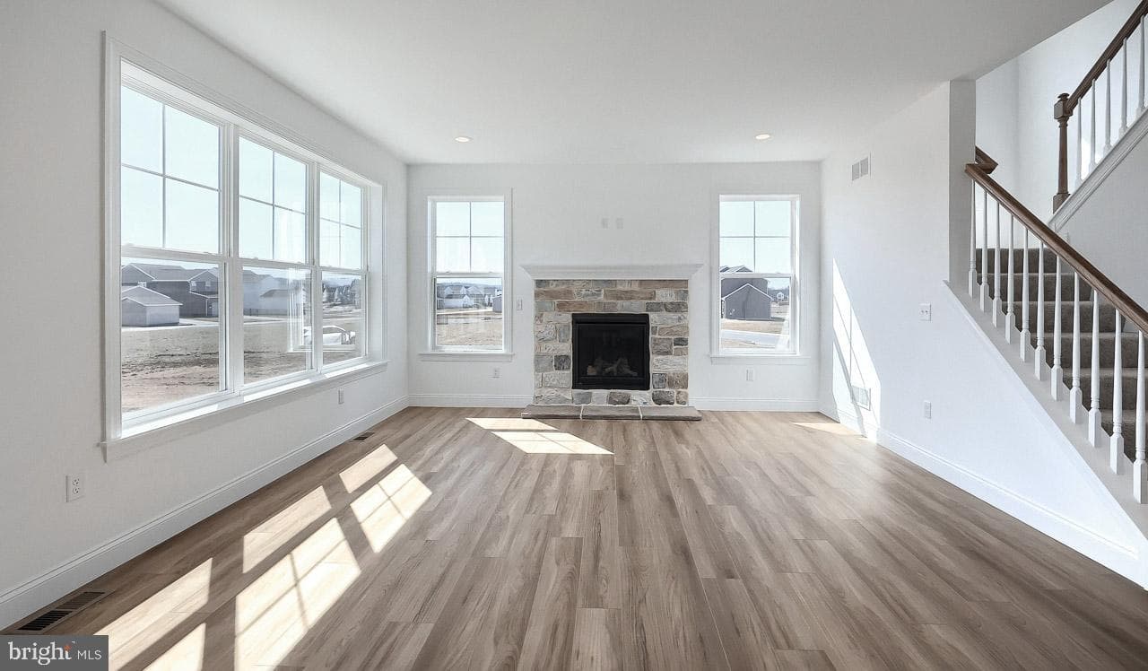 610 Estate Drive photo 9