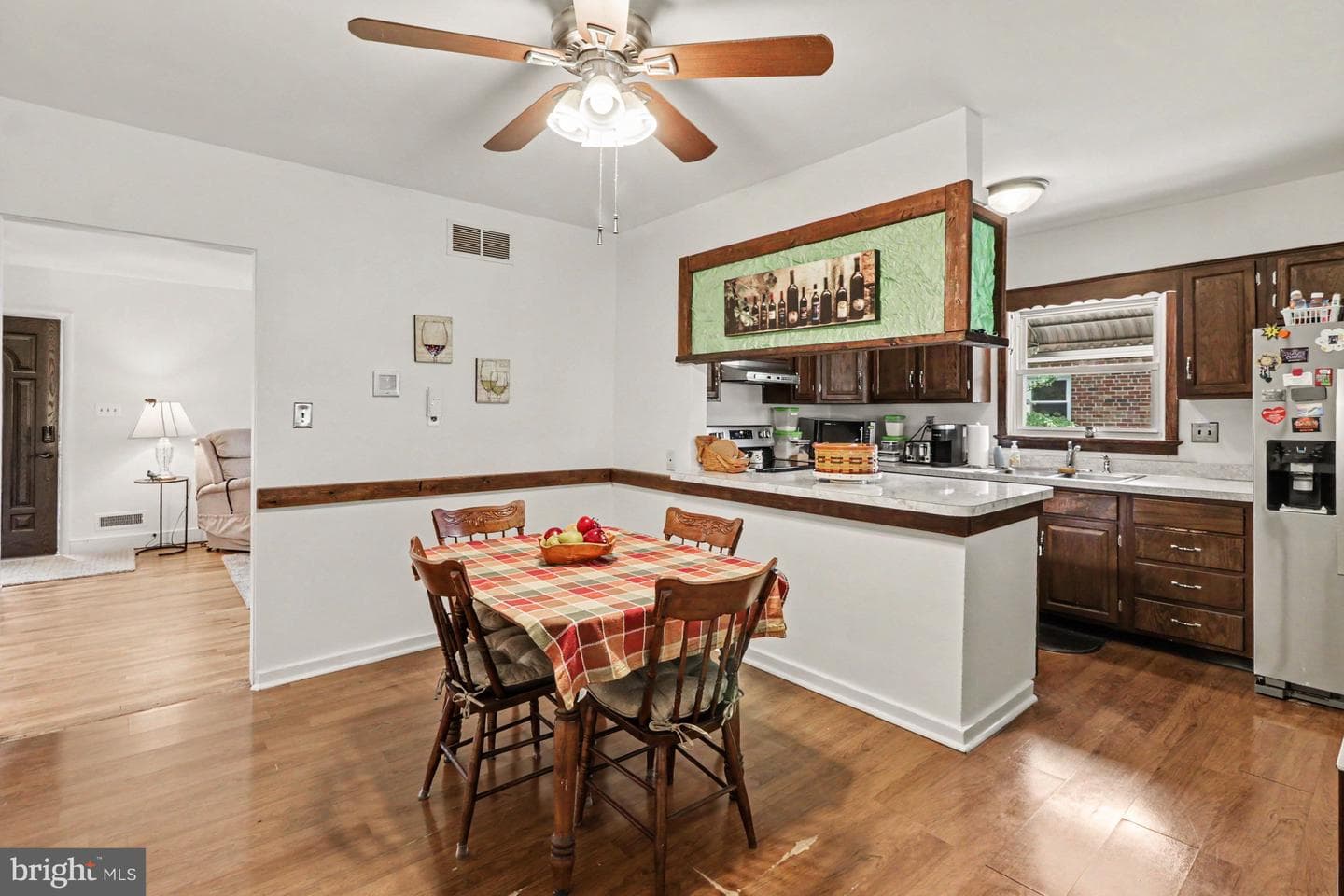 414 Appletree Road photo 11