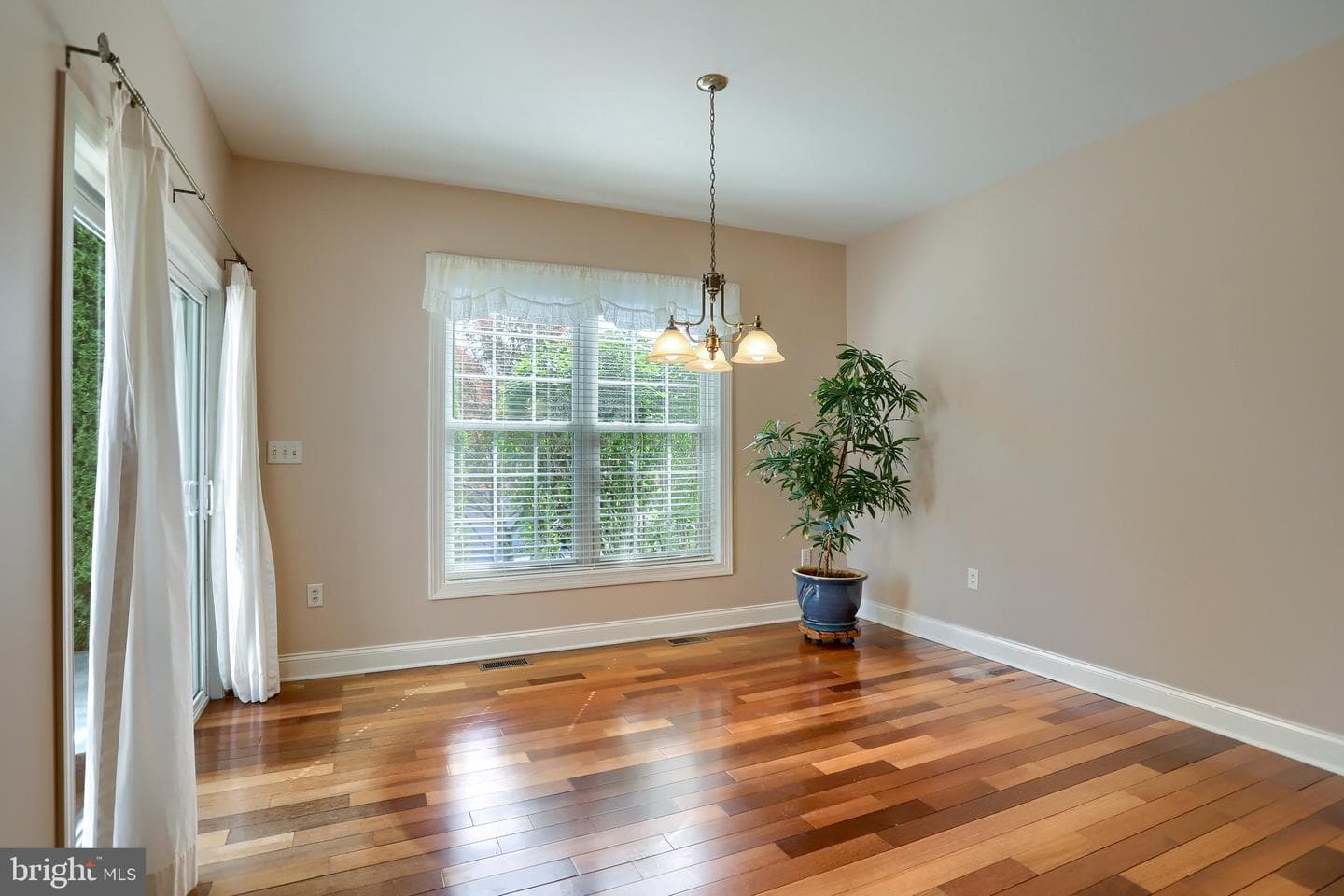 5127 Jennifer Circle photo 11