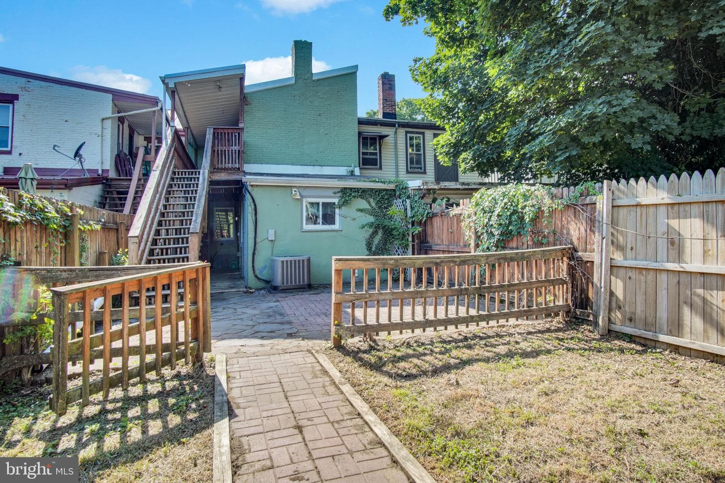 151 S East Street photo 23