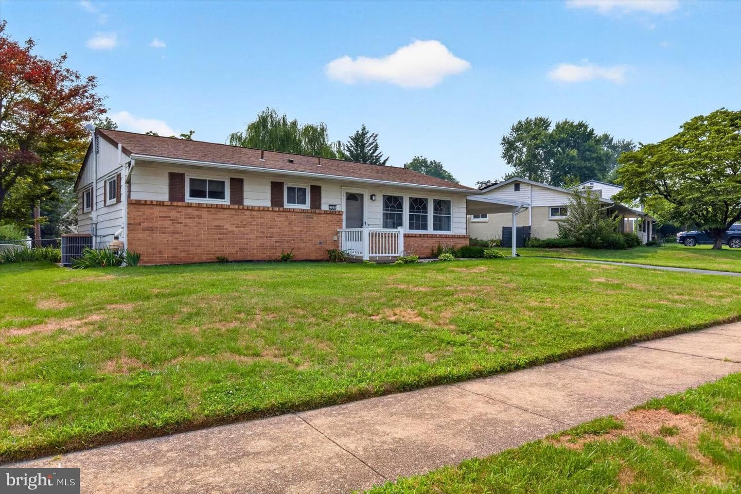 134 Yorkshire Drive photo 3