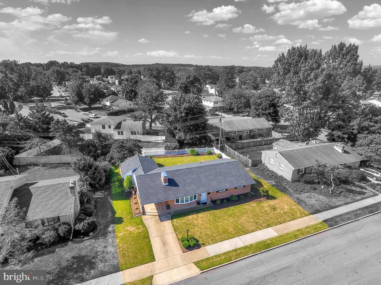 212 W Courtland Avenue photo 41