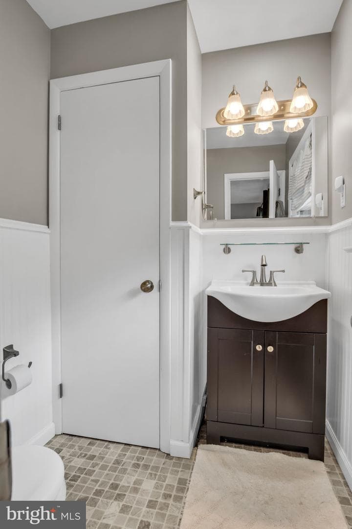 112 W Green Street photo 13