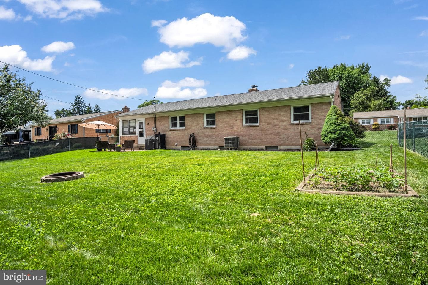 112 W Green Street photo 31
