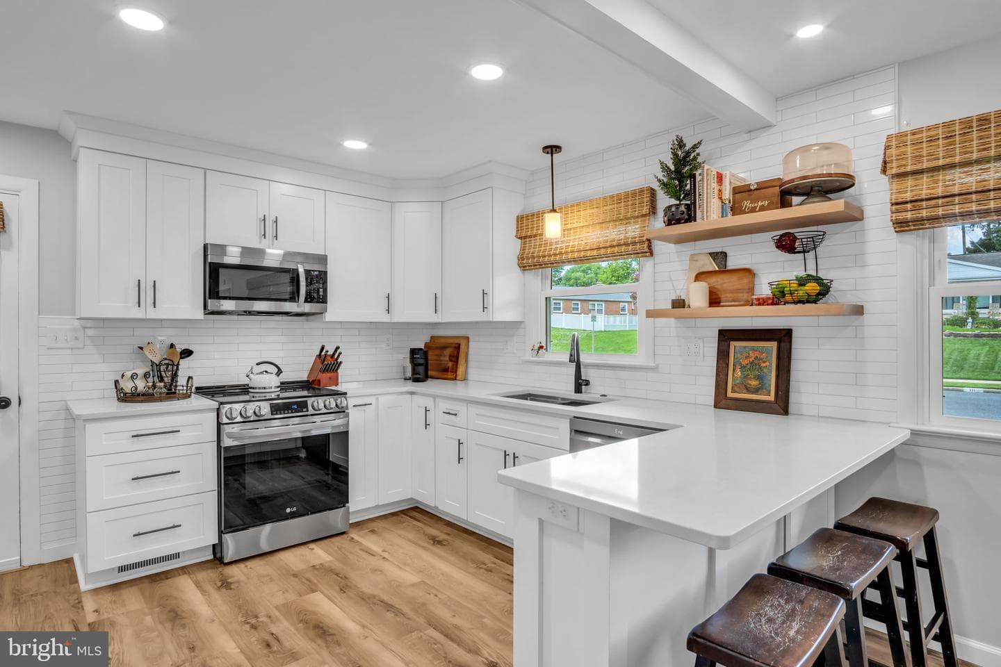112 W Green Street photo 8