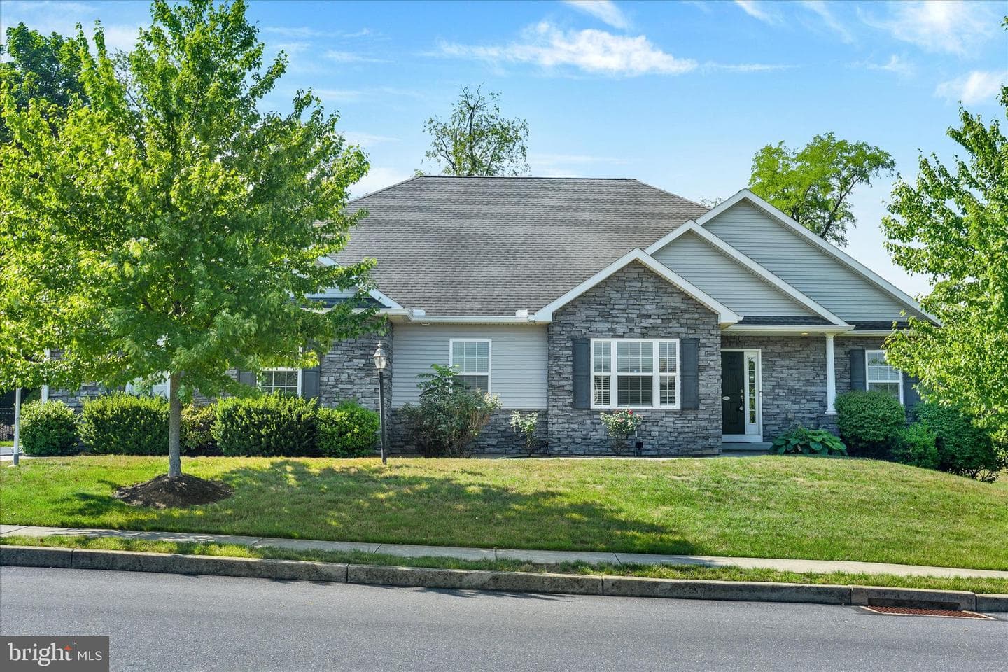 807 Genevieve Drive, Mechanicsburg