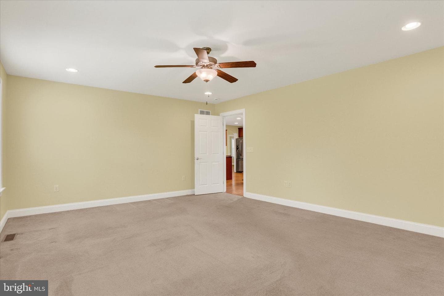 807 Genevieve Drive photo 16
