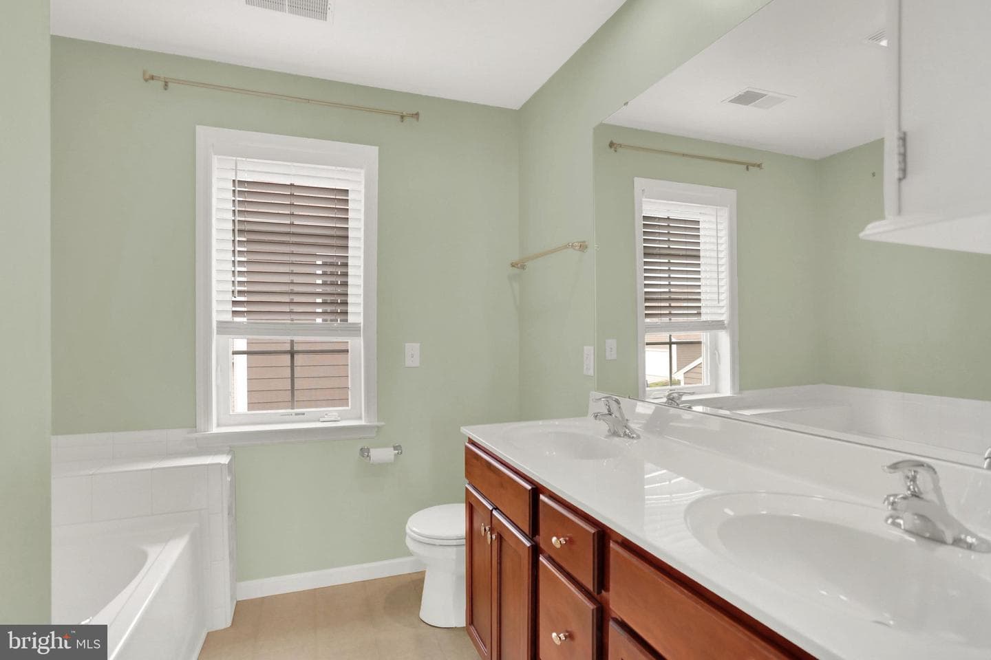 161 Walden Way photo 37
