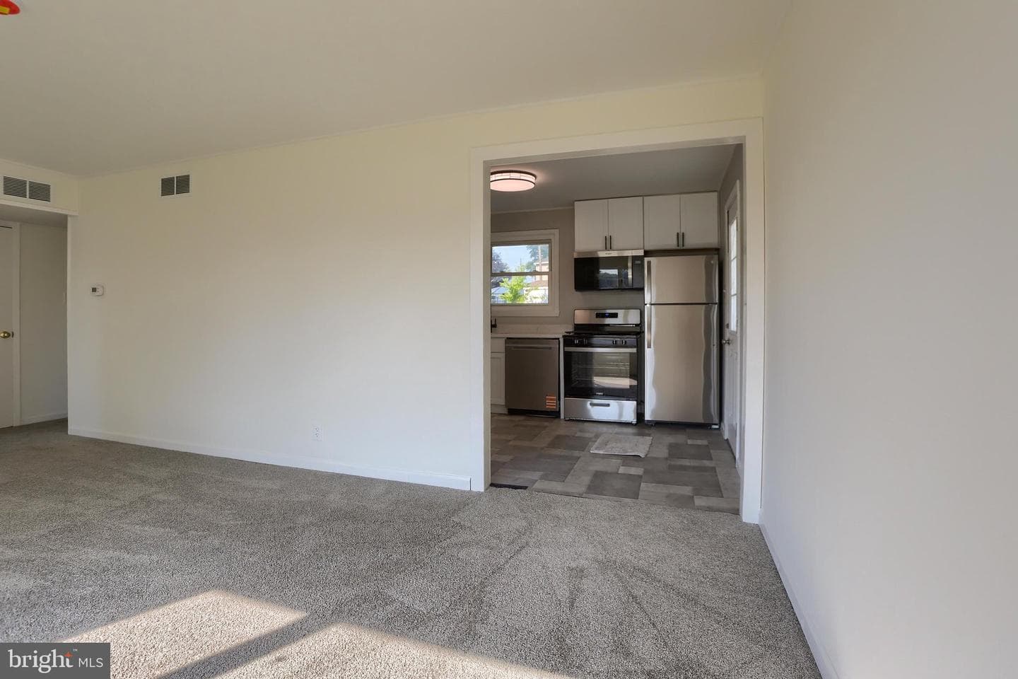 204 S Locust Street photo 10