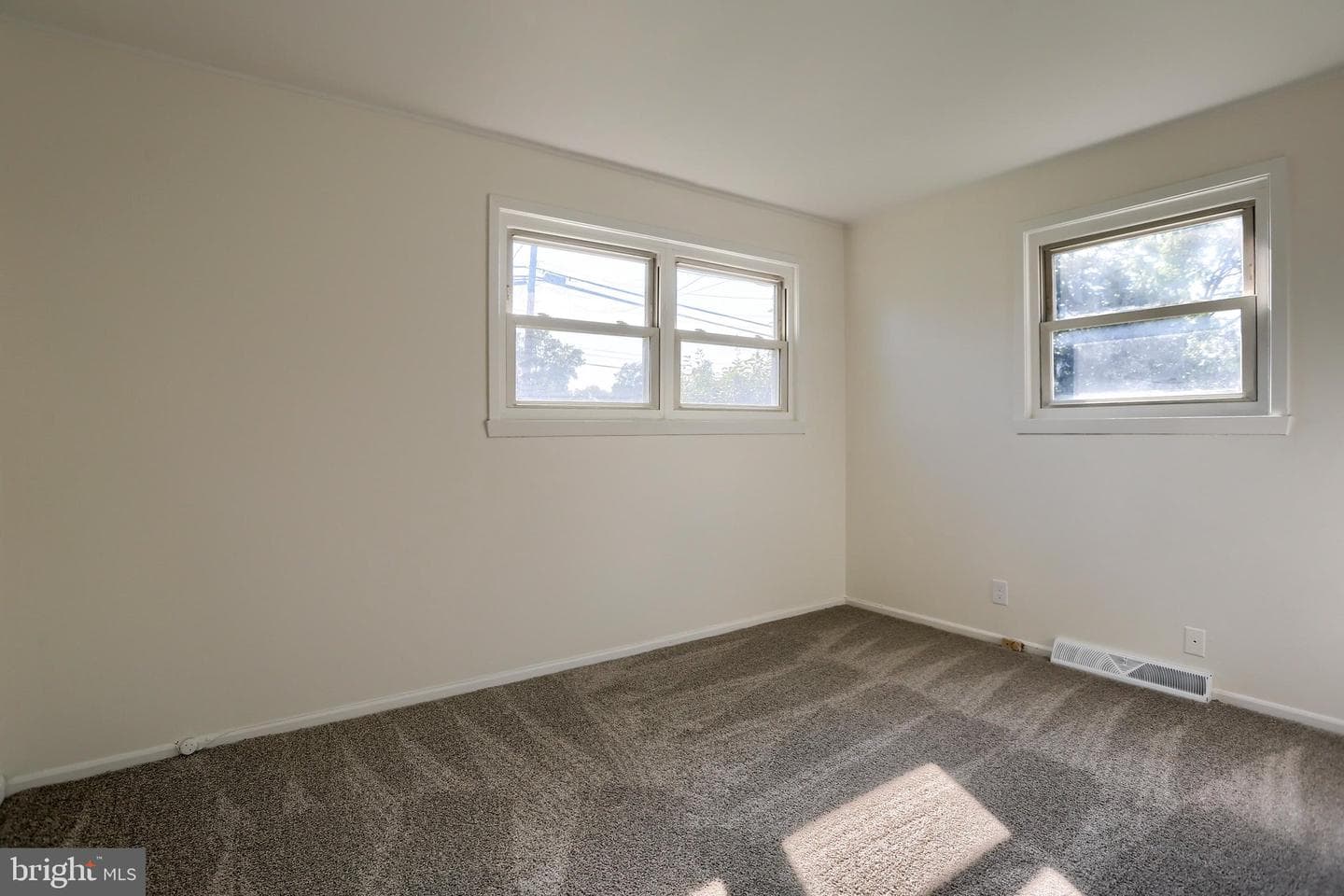 204 S Locust Street photo 14