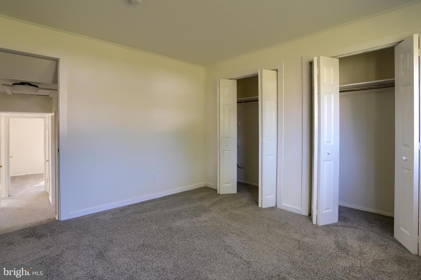 204 S Locust Street photo 21